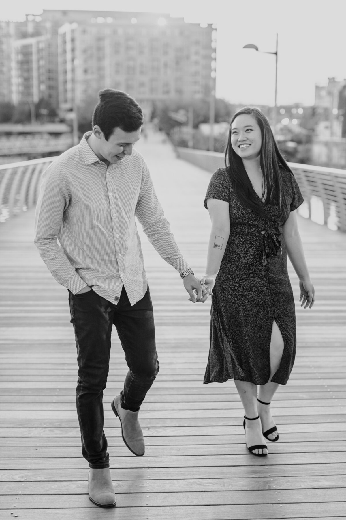 Becky_Collin_Navy_Yards_Park_The_Wharf_Washington_DC_Fall_Engagement_Session_AngelikaJohnsPhotography-7791-2