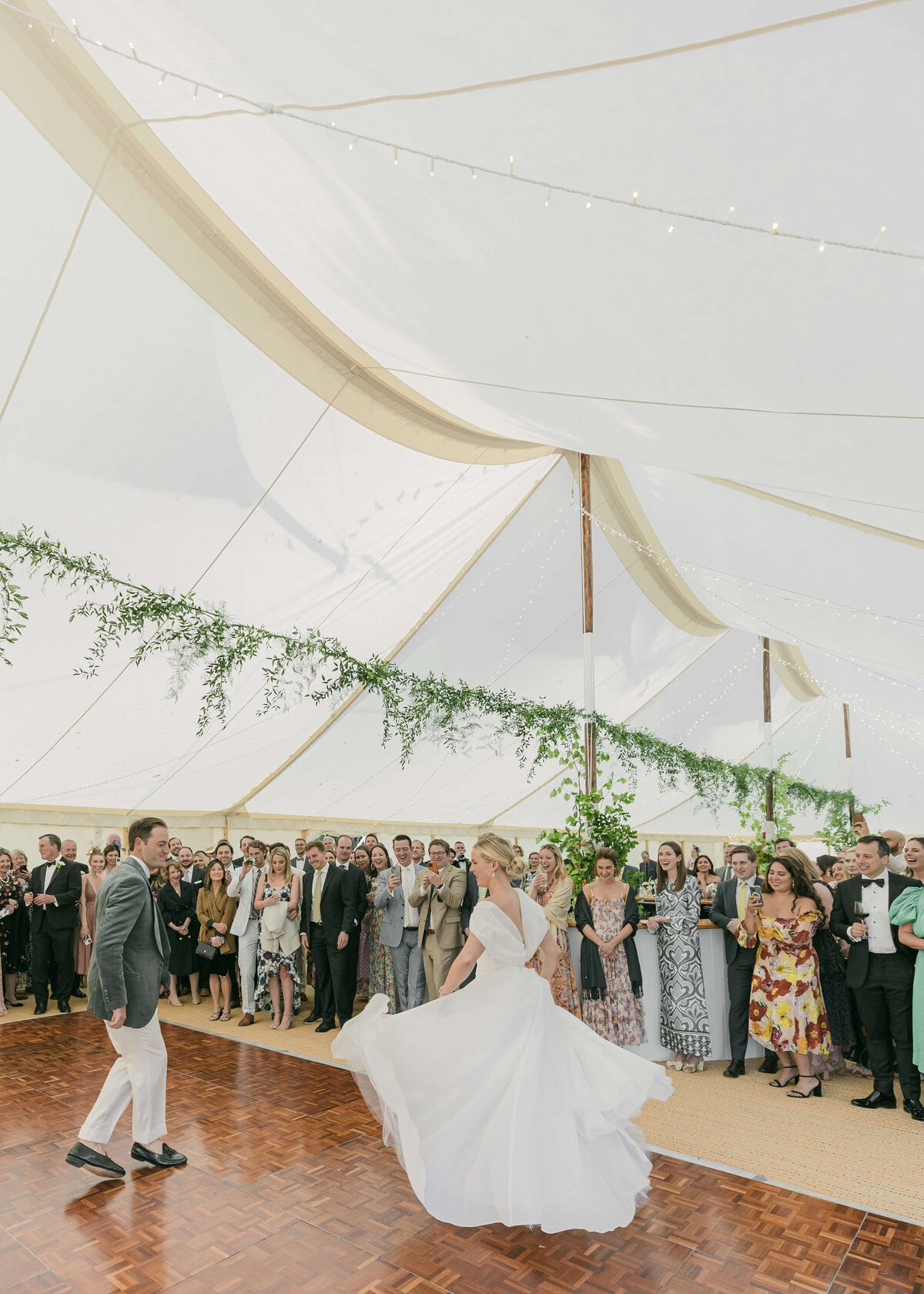 chloe-winstanley-weddings-cotswolds-cornwell-manor-monique-lhuillier-first-dance-sailcloth-tent
