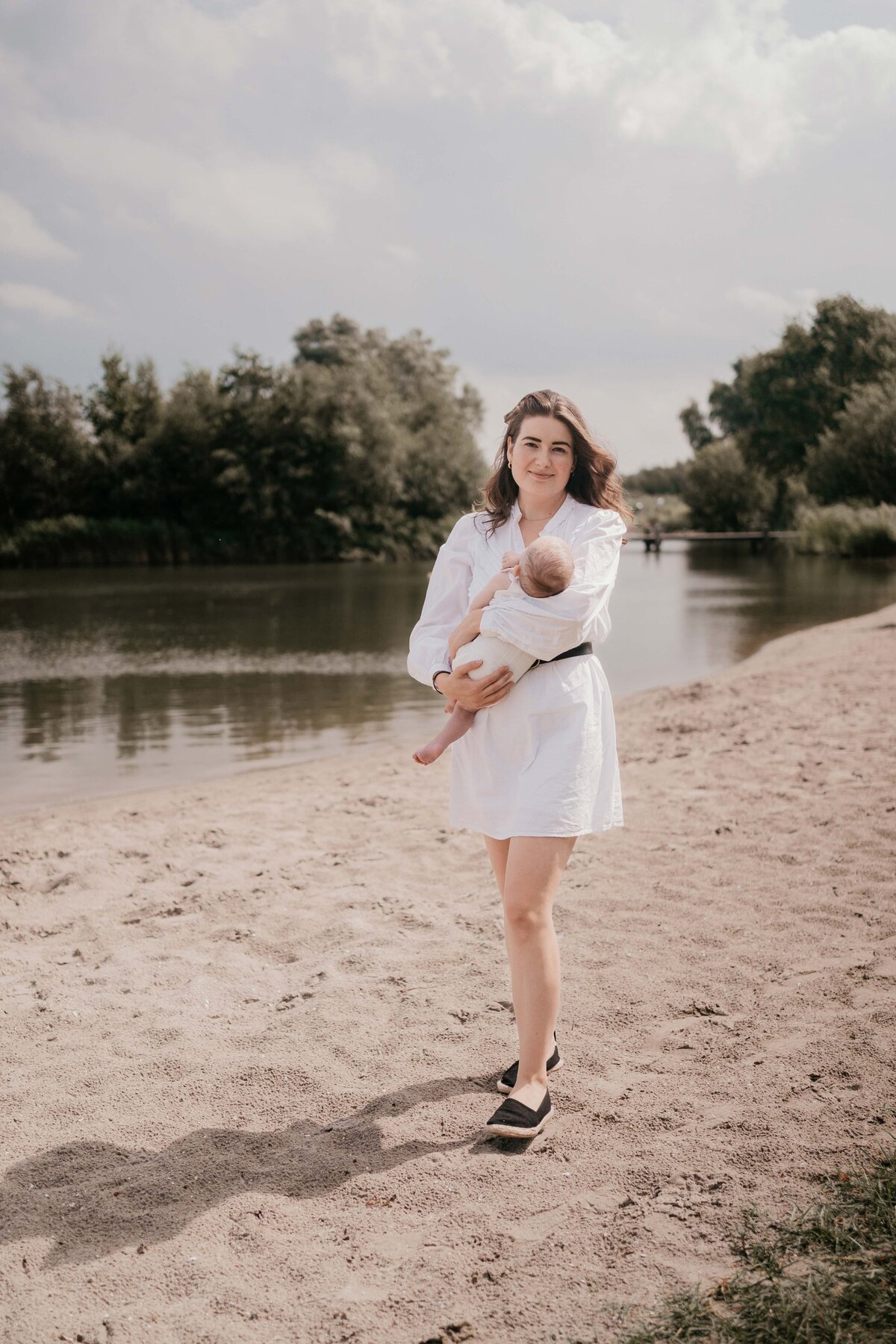 Newbornshoot door Leukfotografie in Amsterdam, Zaandam, Landsmeer, Oostzaan en Purmerend – zachte, liefdevolle babyfoto’s-108