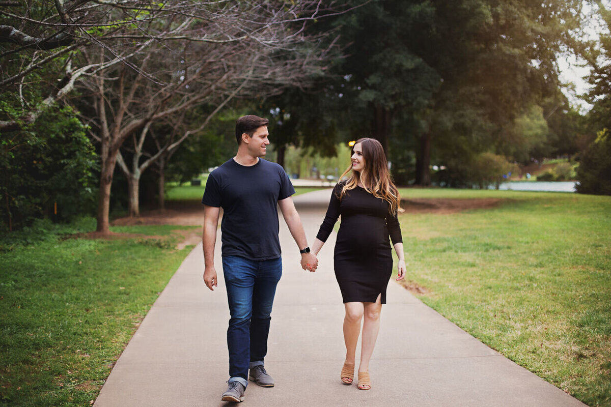Places to take maternity photos in charlotte - freedom park (2)