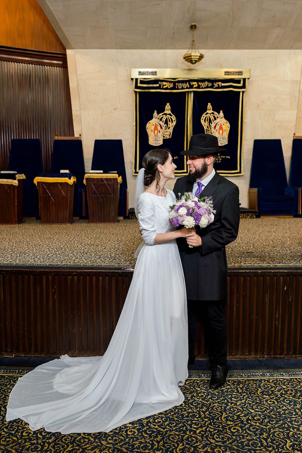 Eliana-Melmed-Photography-Chicago-LosAngeles-Jewish-WeddingPhotographer-CarmiKalman-CouplesPortraits-00023