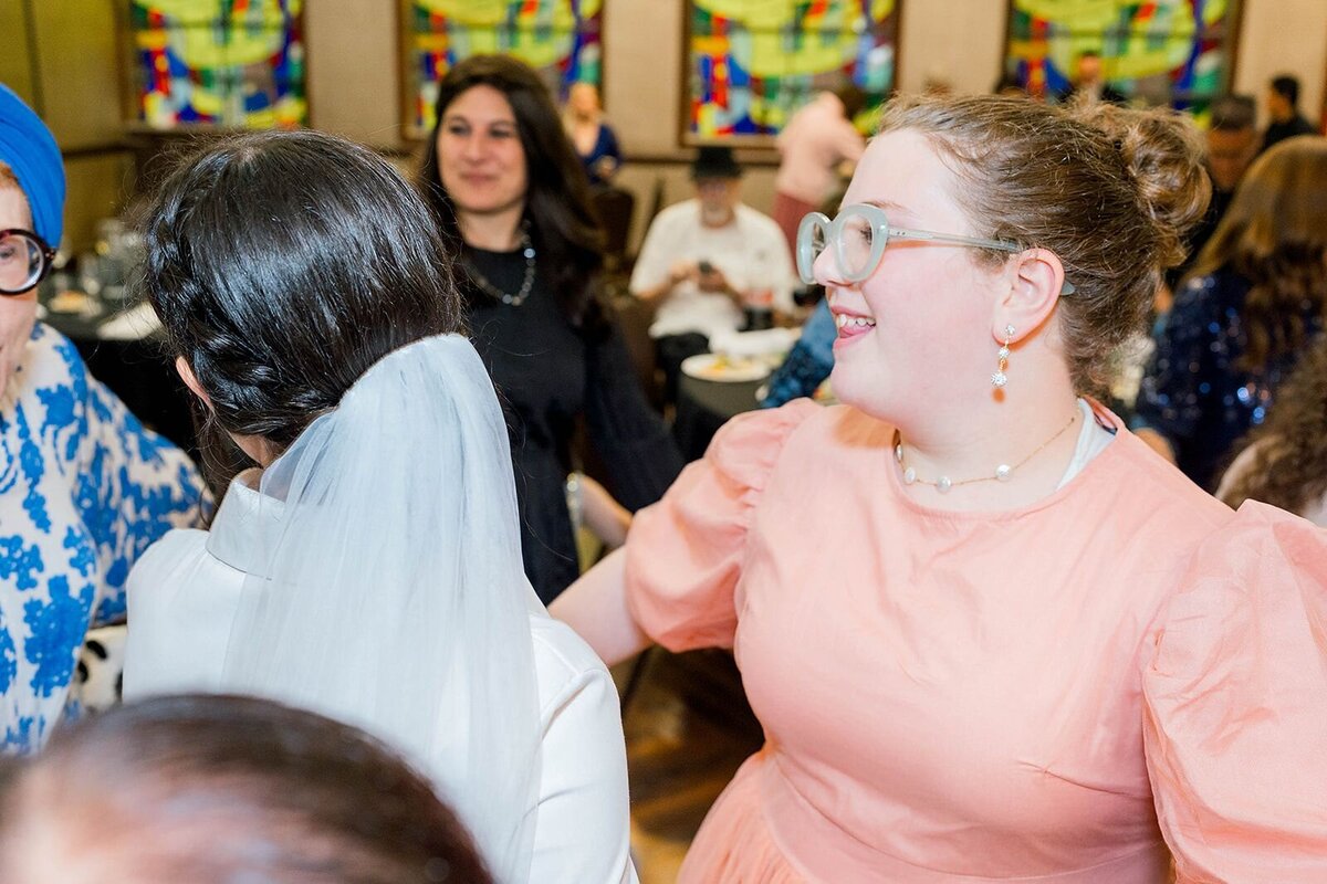 Eliana-Melmed-Photography-Chicago-LosAngeles-Jewish-WeddingPhotographer-CarmiKalman-WomensDancing-00033