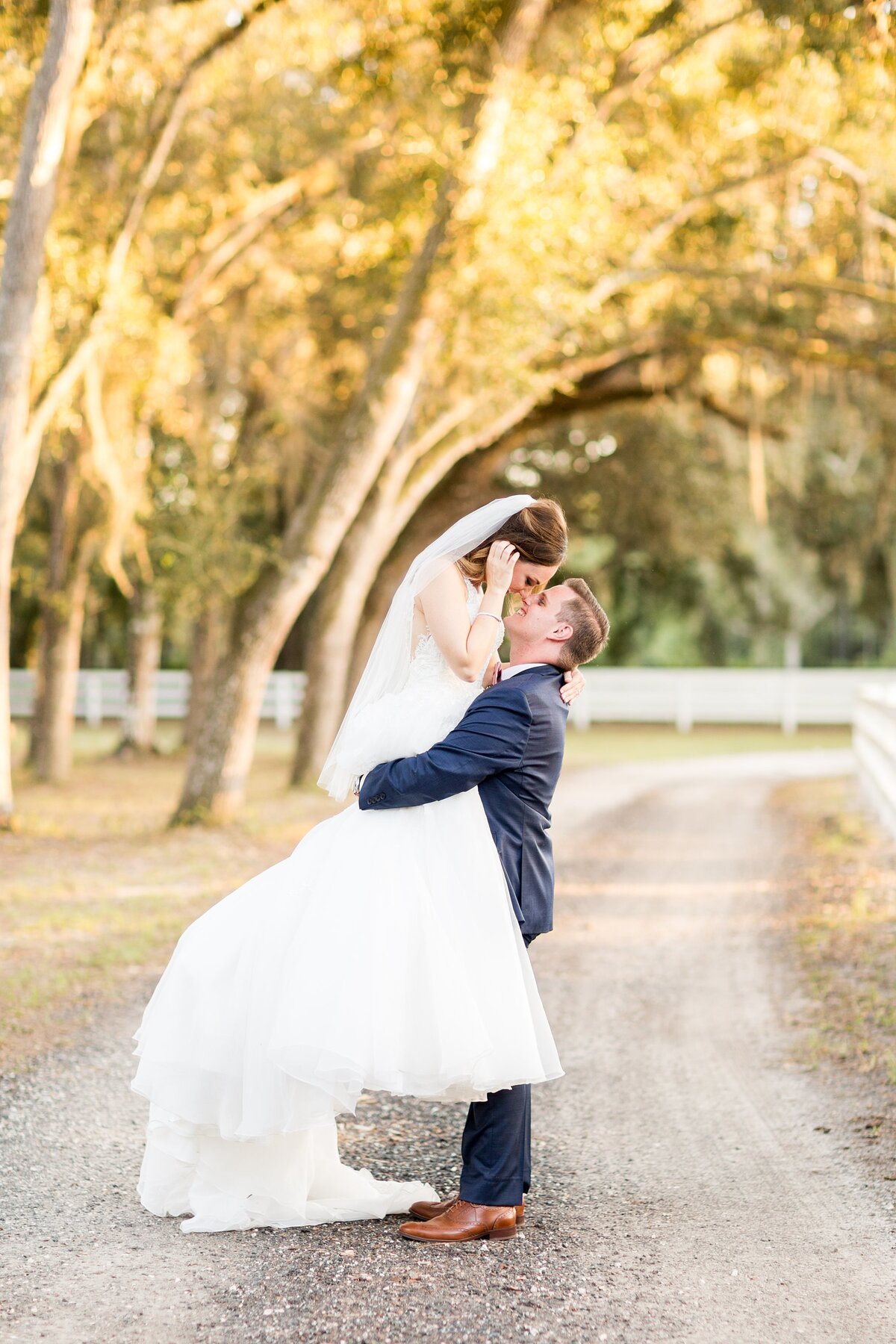 Chandler-Oaks-Barn-Wedding-Jacksonville-Wedding-Photographer_0171