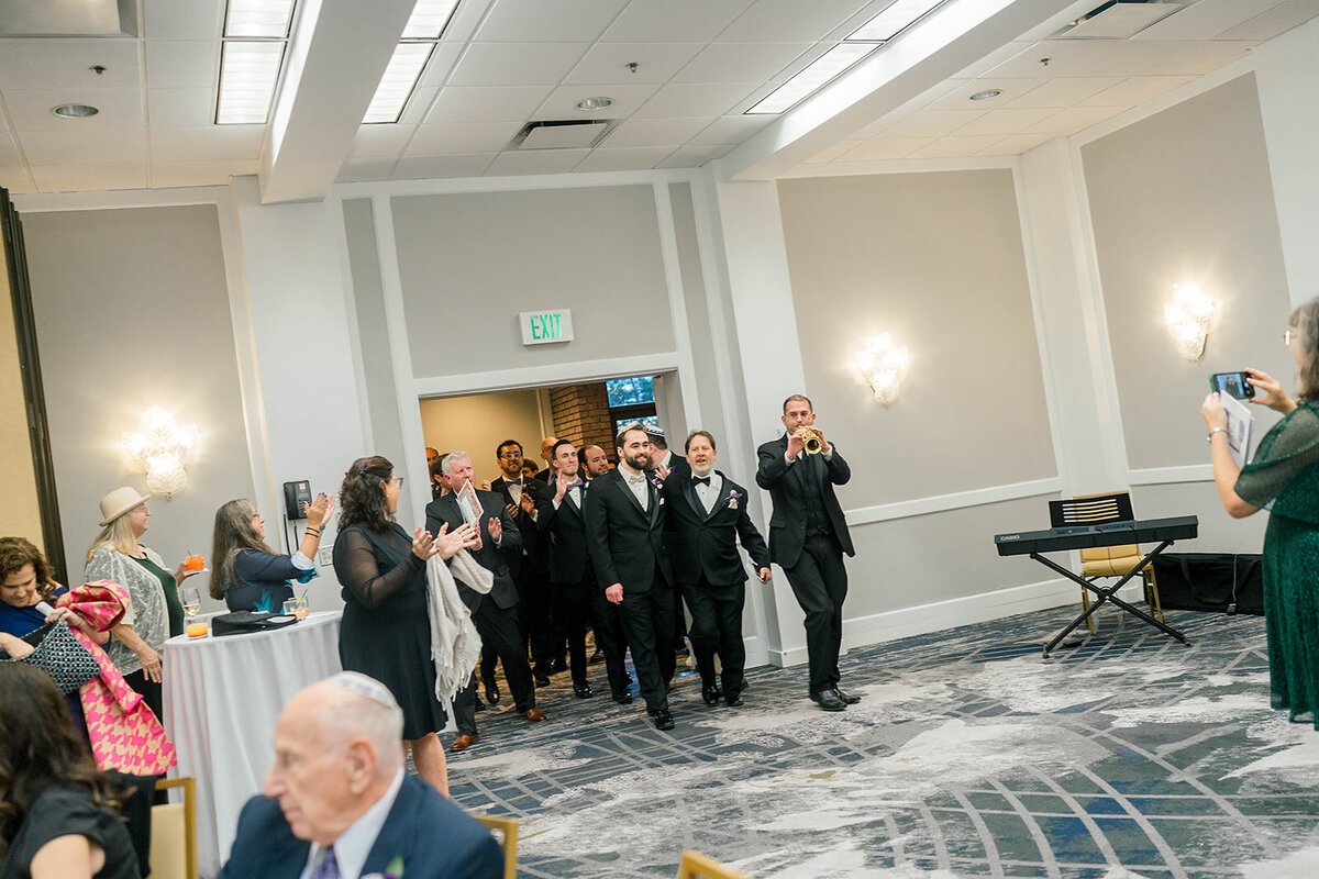 Eliana-Melmed-Photography-Chicago-LosAngeles-Jewish-WeddingPhotography-KabbalatPanim-00054