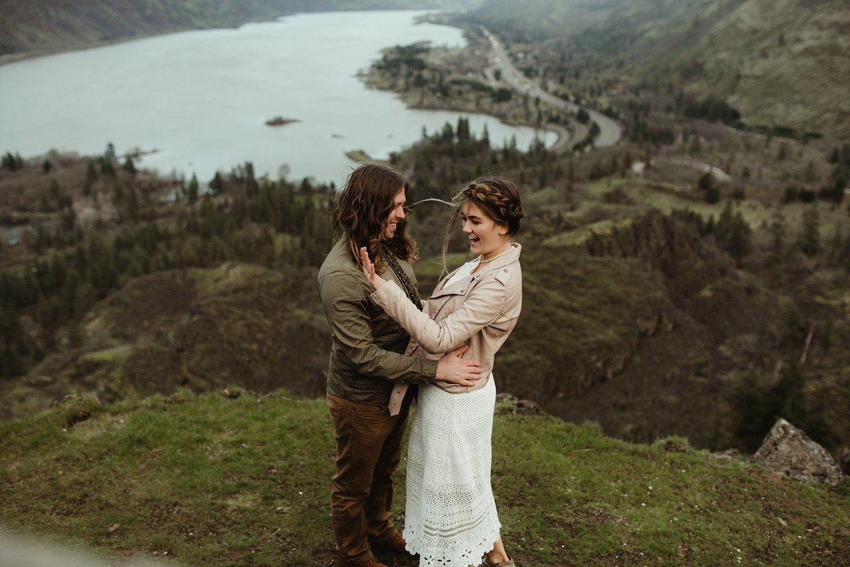 Portland-oregon-elopement-photographers