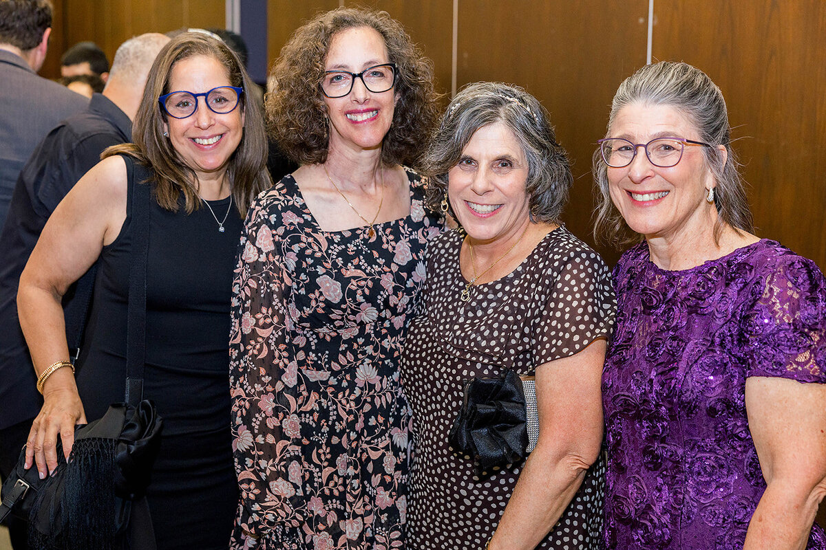 Eliana-Melmed-Photography-Chicago-LosAngeles-Jewish-WeddingPhotography-ElianaSklar-CocktailHour-00047