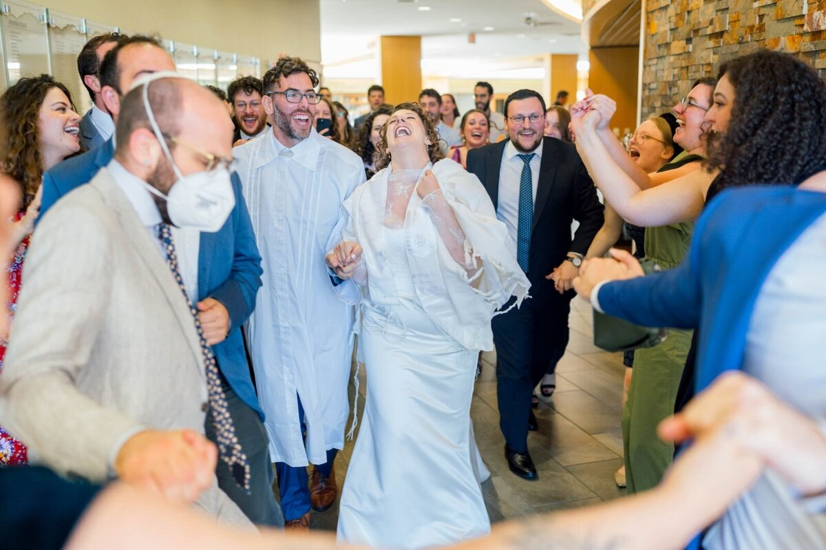 Eliana-Melmed-Photography-Chicago-LosAngeles-Jewish-WeddingPhotography-ShulaNoah-Chuppah-00205