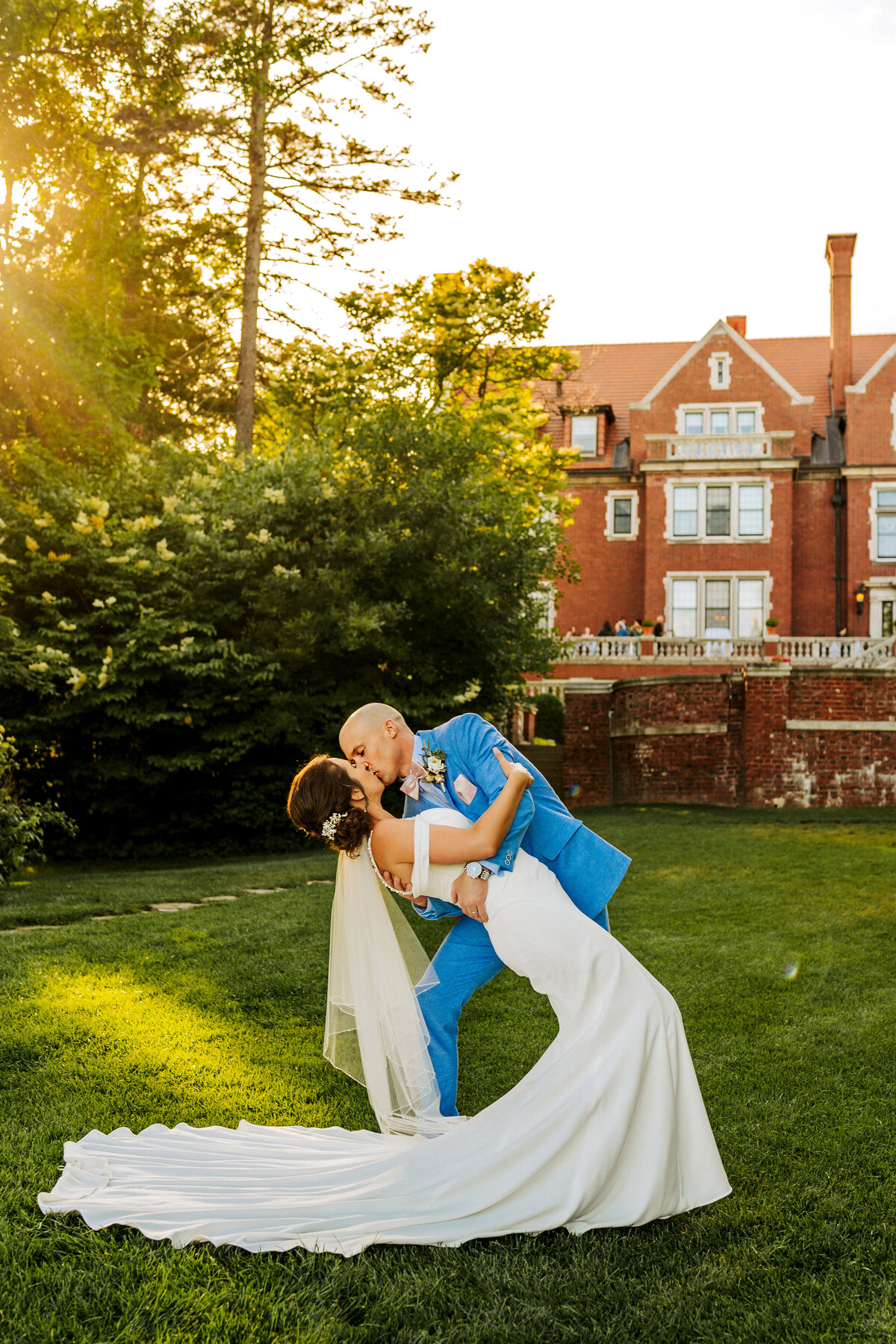married couple at glensheen masion in Duluth Minnesota