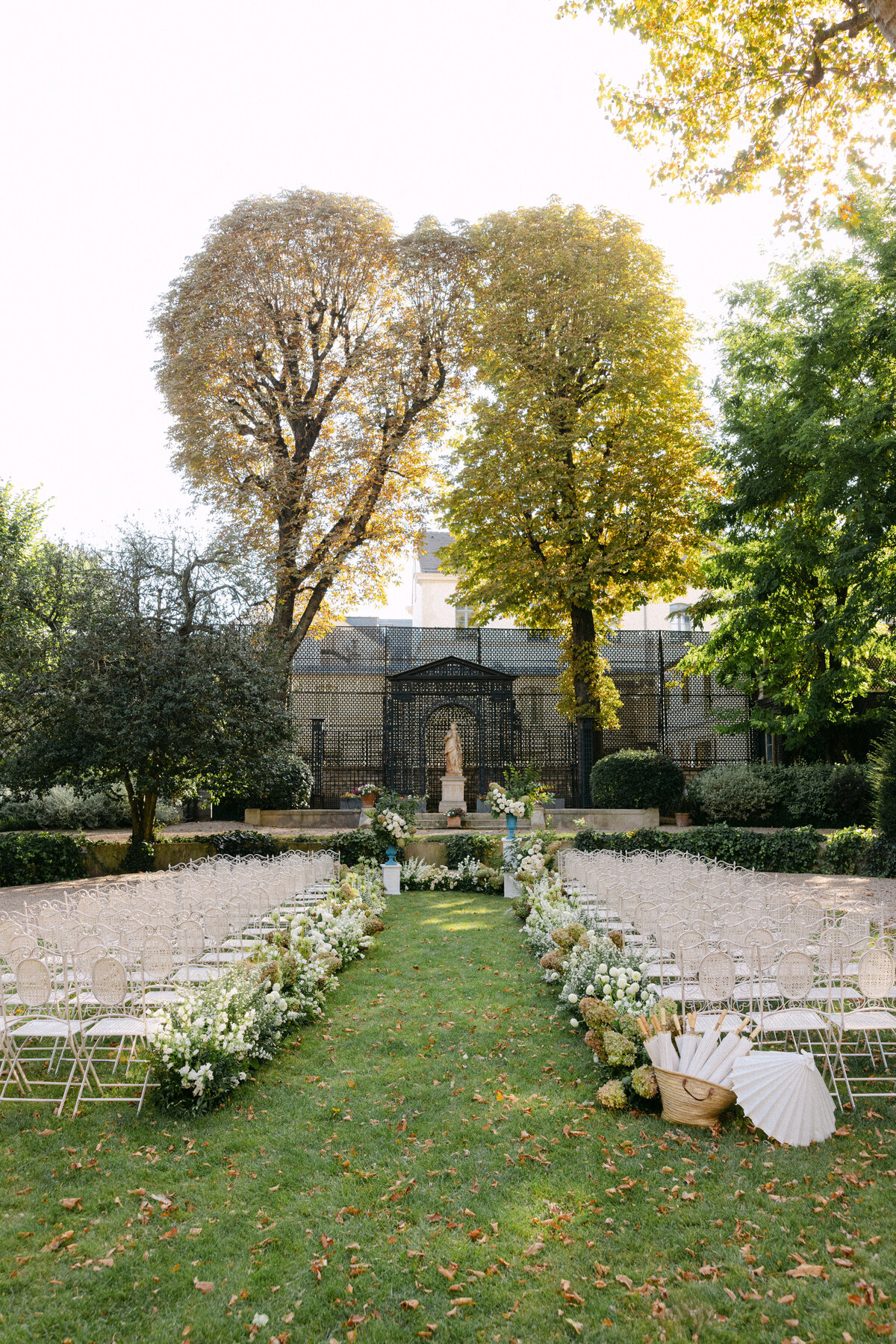 Jennifer Fox Weddings English speaking wedding planning & design agency in France crafting refined and bespoke weddings and celebrations Provence, Paris and destination wd348