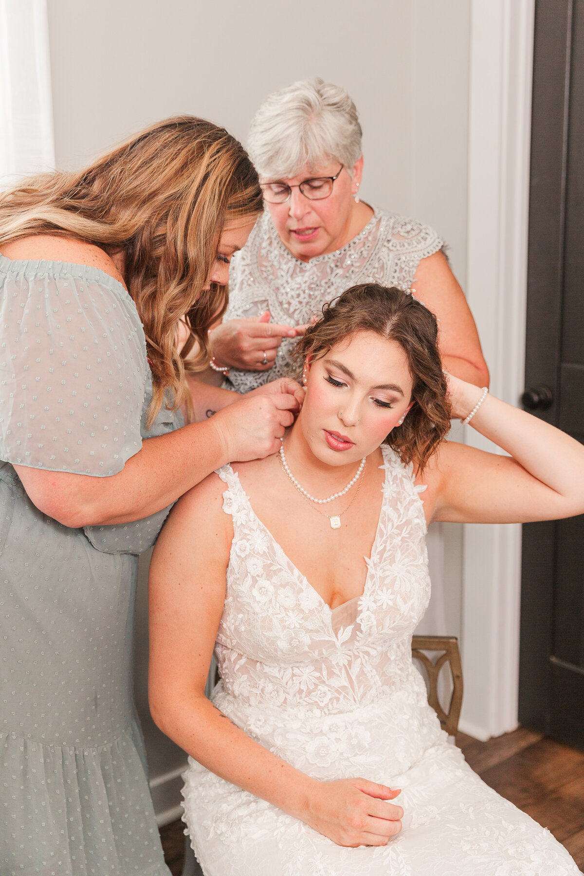 Bride Getting Ready-4939