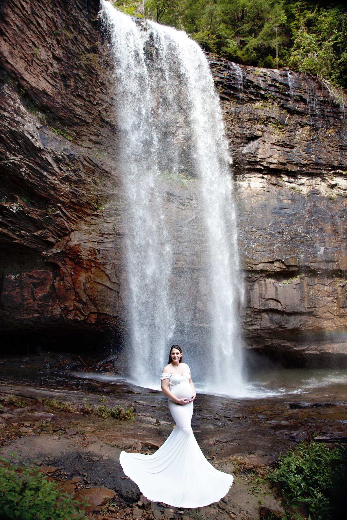 Sara-J-Williams-Photography-Georgia-Maternity-Portraits-023-Waterfall-White-Gown
