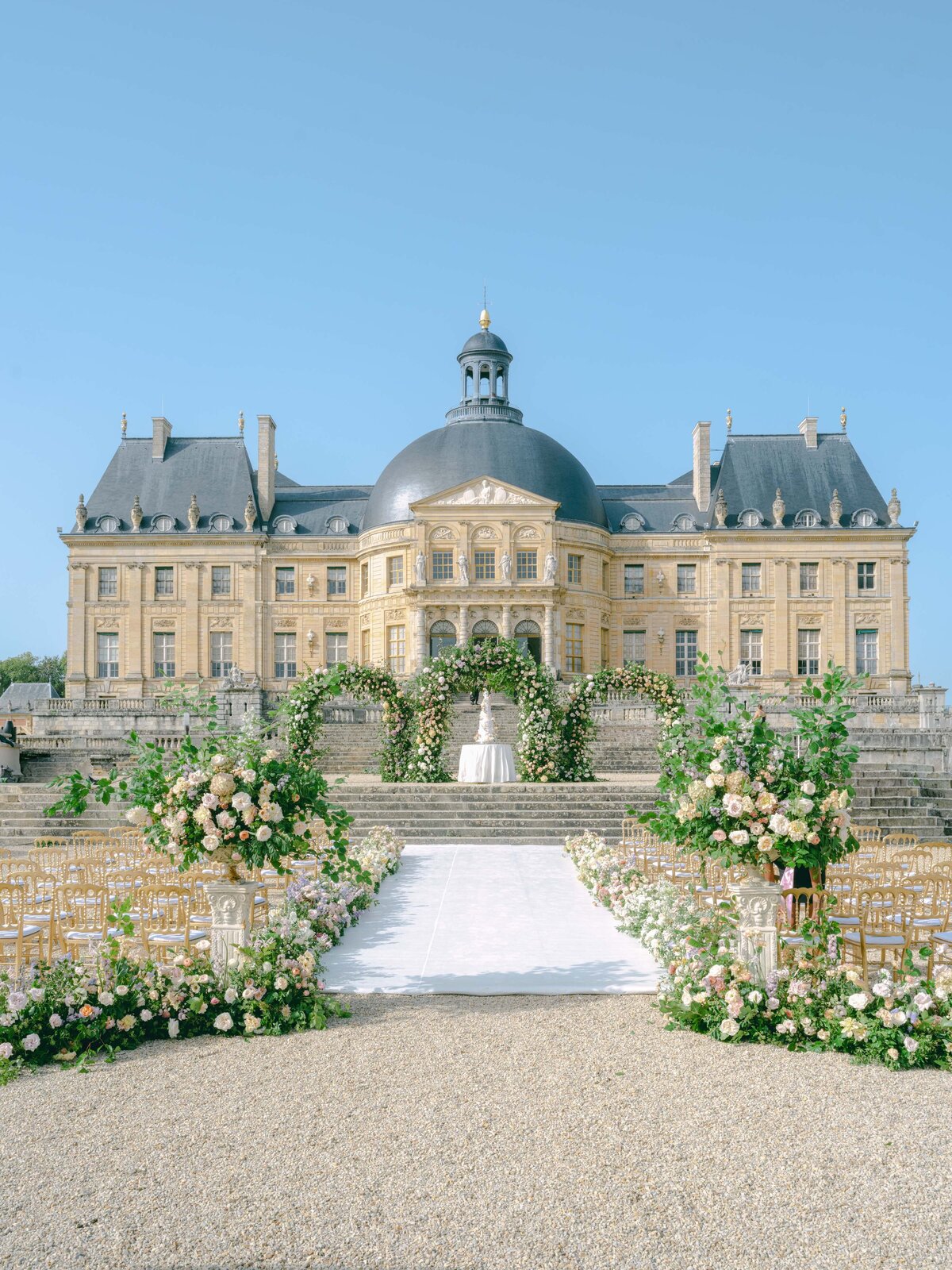 Chateau-Vaux-le-vicomte-wedding-florist-FLORAISON7