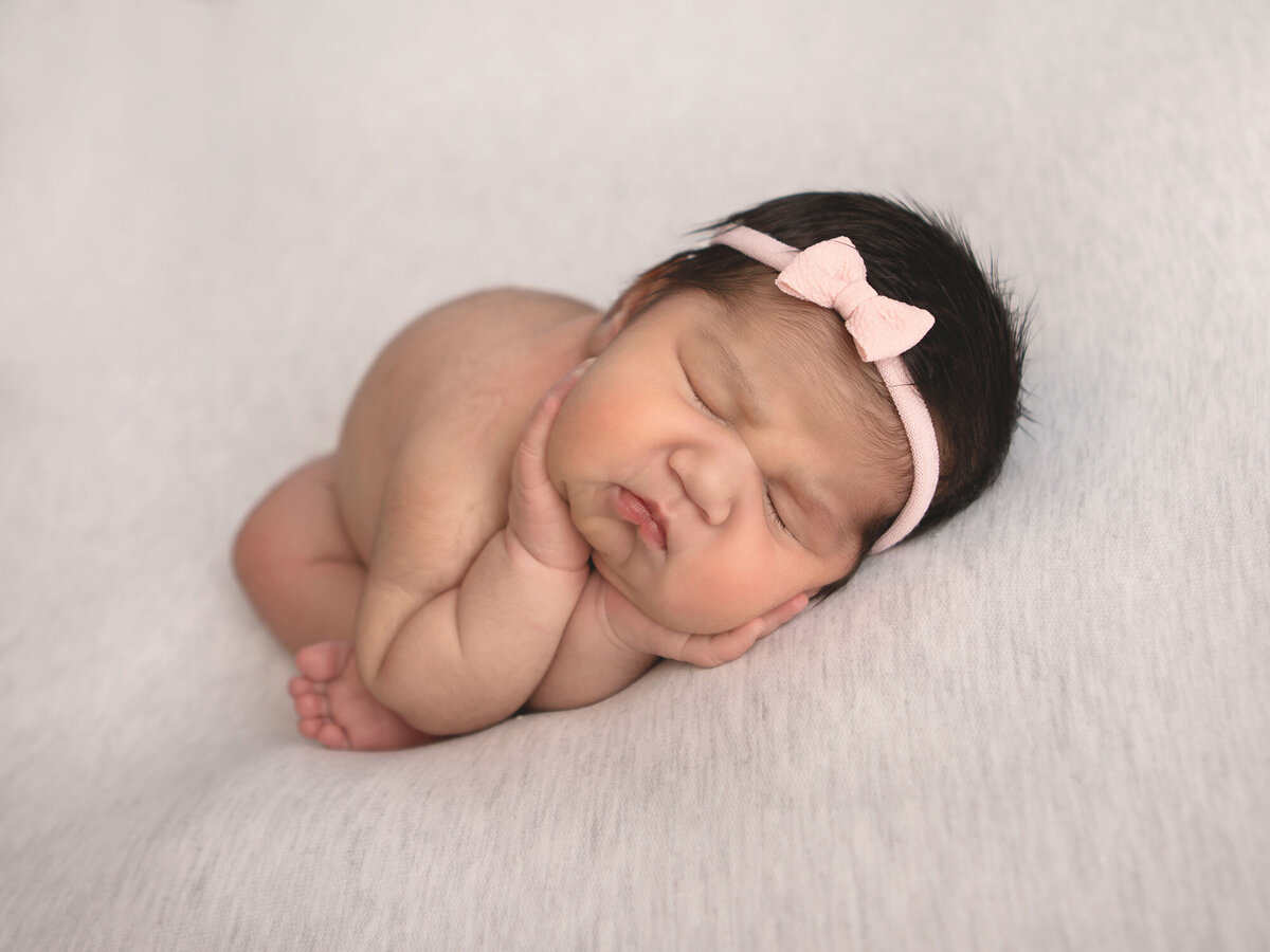 newborn-photoshoot-of-baby-six-days-old-
