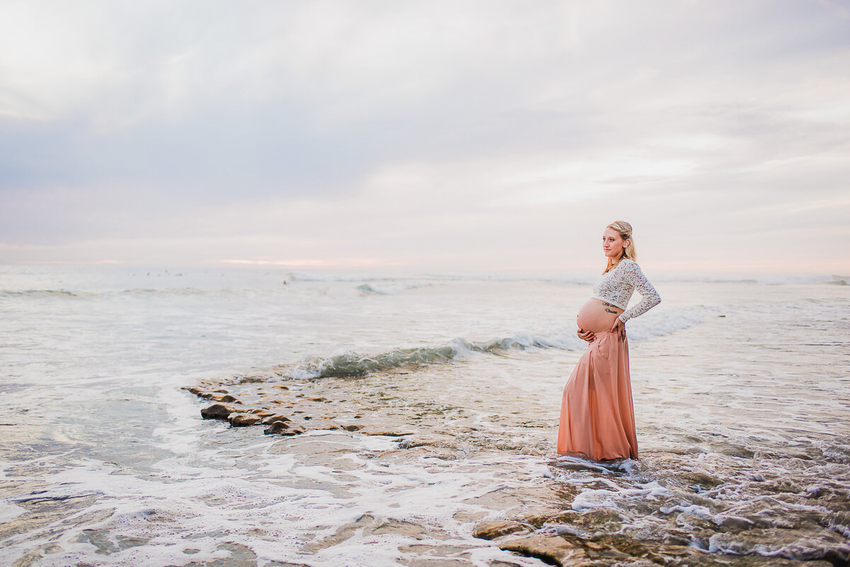 Carlsbad Maternity Photographer-in the tide50