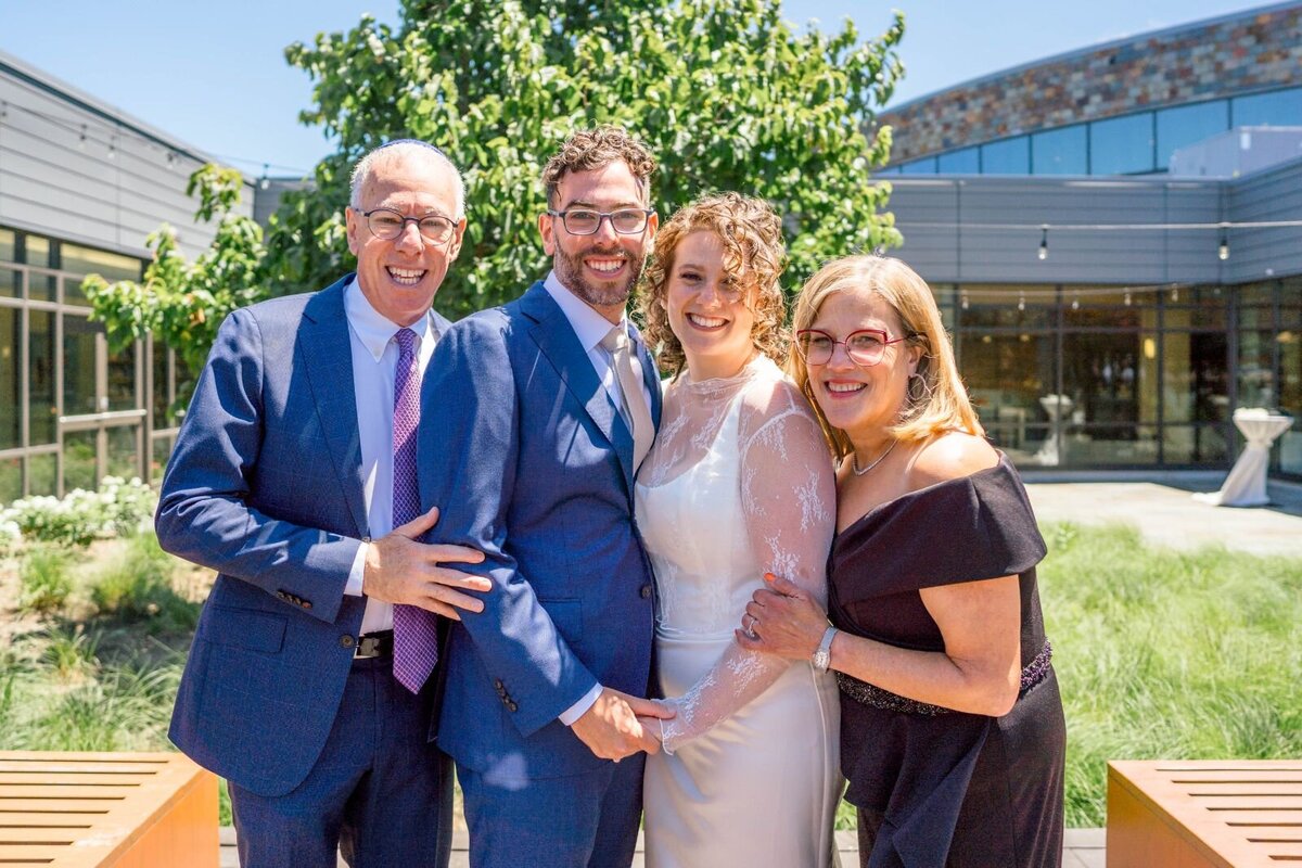 Eliana-Melmed-Photography-Chicago-LosAngeles-Jewish-WeddingPhotography-ShulaNoah-FamilyFormals-00046