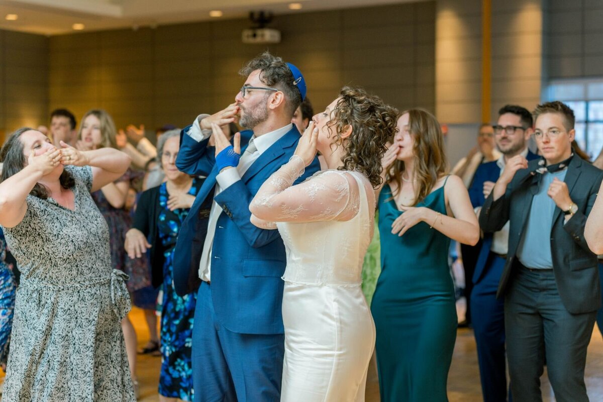 processed_ElianaMelmedPhotography_JewishWeddingPhotographer_ShulaNoah_Dancing-143
