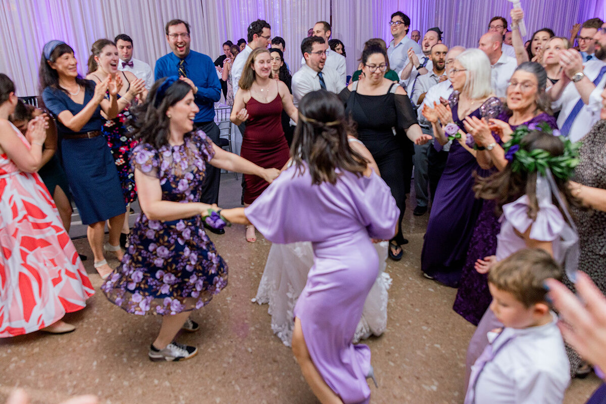 Eliana-Melmed-Photography-Chicago-LosAngeles-Jewish-WeddingPhotography-ElianaSklar-Simcha-00017