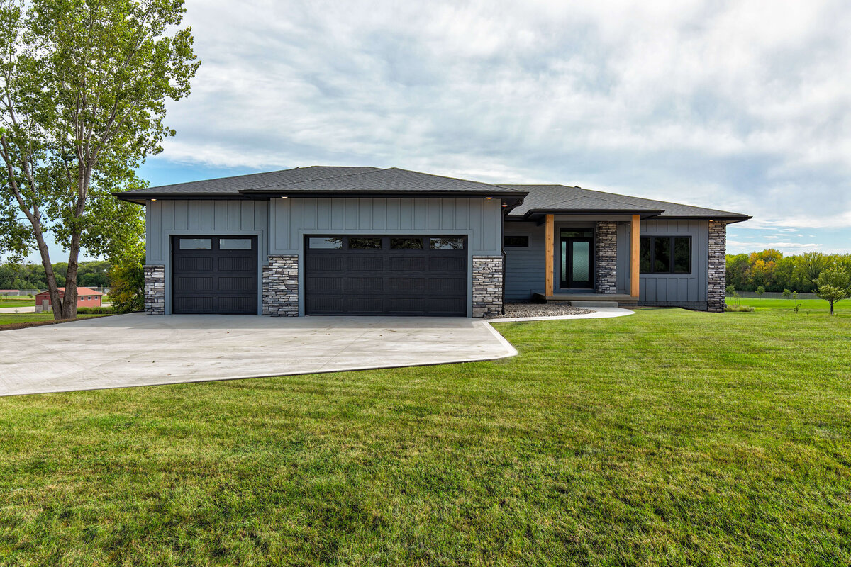 800-NW-27th-Central-Iowa-Custom-Home-JRL-Builders-IMG_9692_3_4hdr