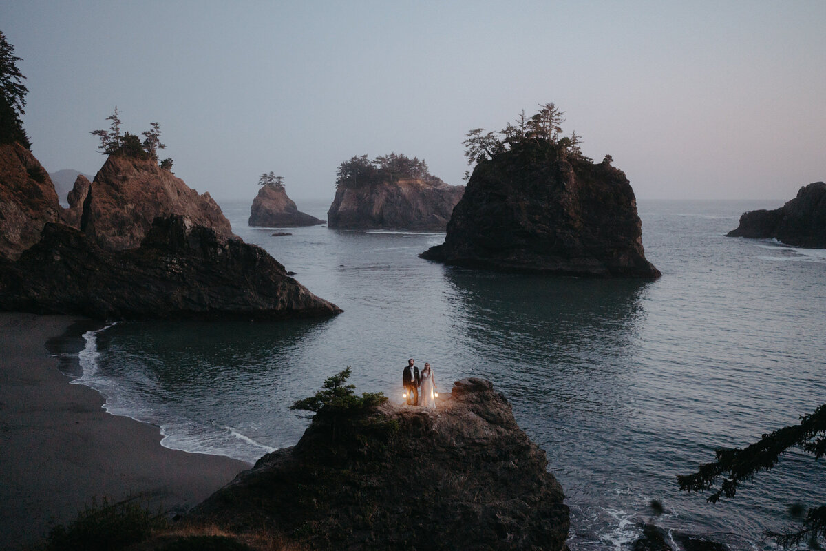 the_chaffins_international_destination_wedding_elopement_photographers_sammie_chaffin_micah_editorial_adventure_photos_travel_redwoods_national_park_41