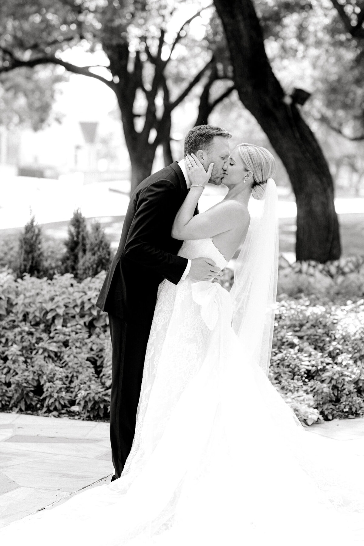Katelyn & Kyle's Wedding at the Adolphus Hotel | Dallas Wedding Photographer | Sami Kathryn Photography-197