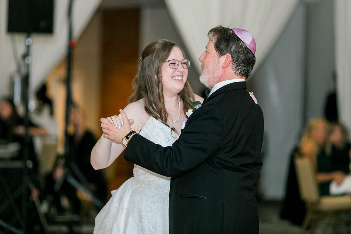 Eliana-Melmed-Photography-Chicago-LosAngeles-Jewish-WeddingPhotography-DInnerSpeeches-00133
