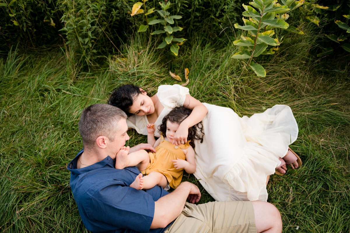Boston-family-photographer-bella-wang-photography-Lifestyle-session-outdoor-wildflower-70