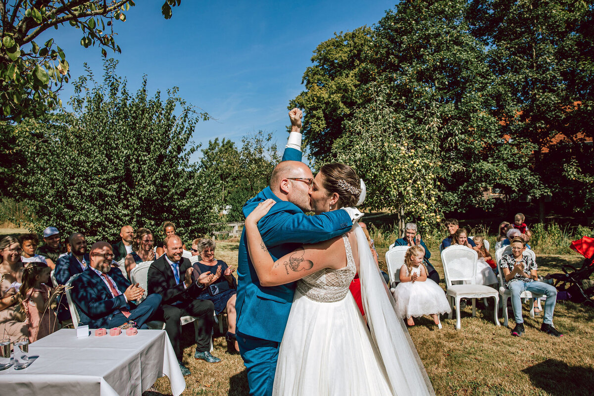 Spontane trouwfotografie Groningen