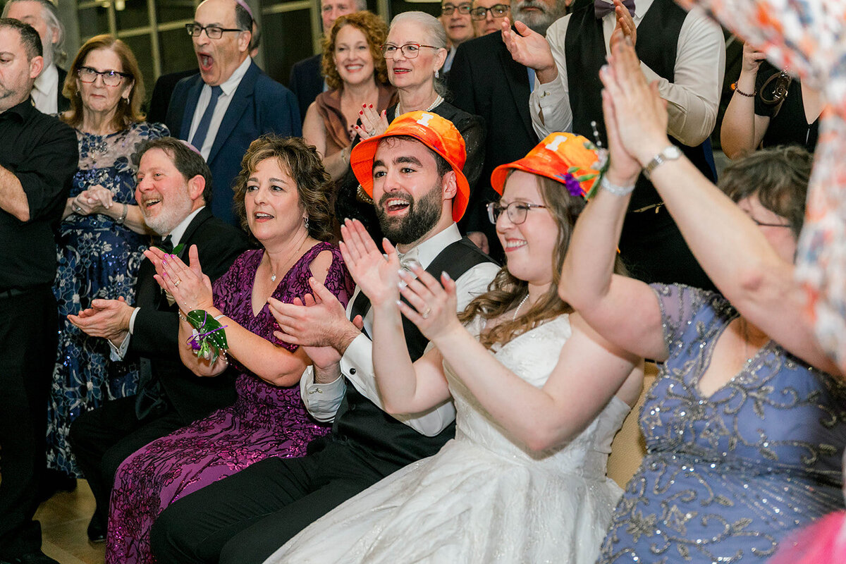 Eliana-Melmed-Photography-Chicago-LosAngeles-Jewish-WeddingPhotography-SimchaDancing-00107