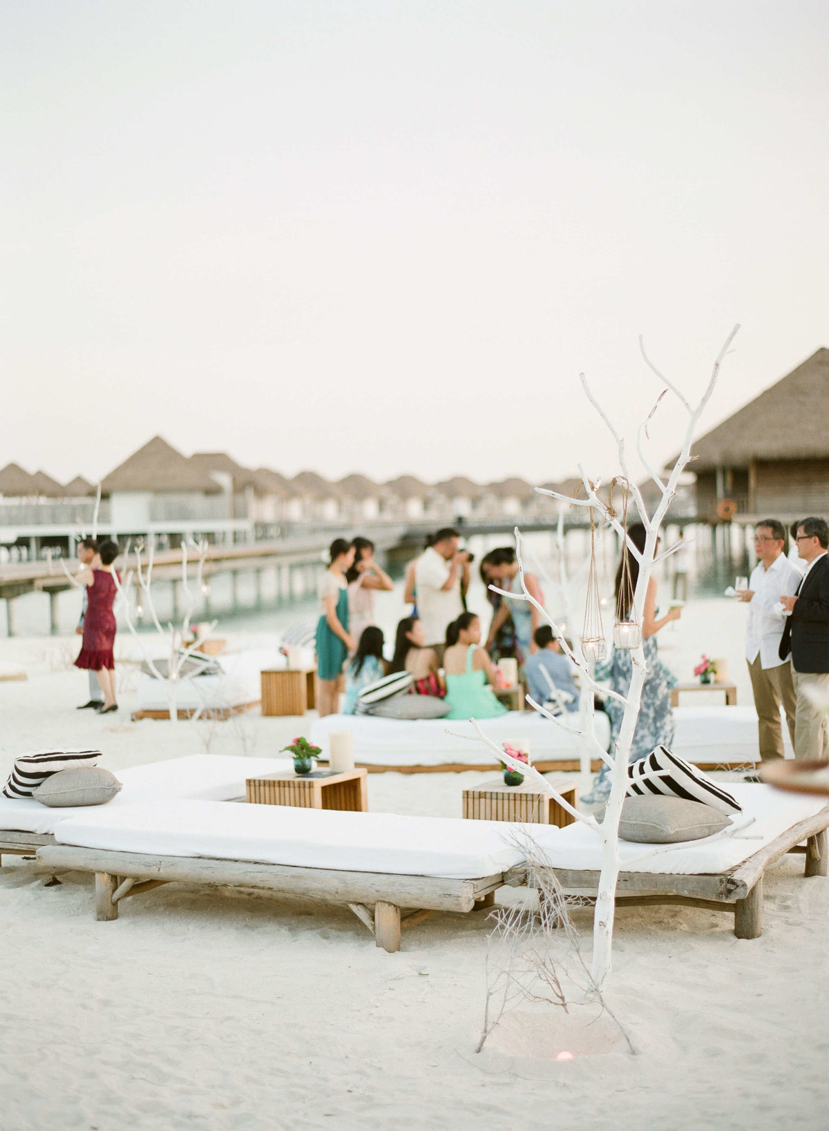 39-KTMerry-destinationwedding-beach-party-Maldives
