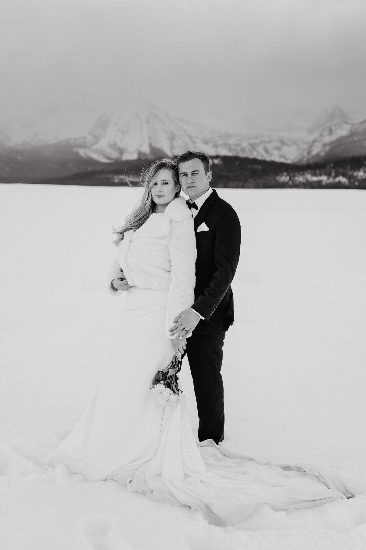 sunandpeakphotos-bigbear-california-wedding-photographer-intimatewedding-elopement-snowywedding-snowybigbearwedding-desireeandjake-535