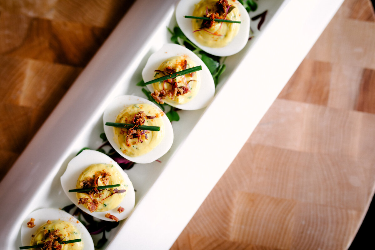 deviledeggsabovetight