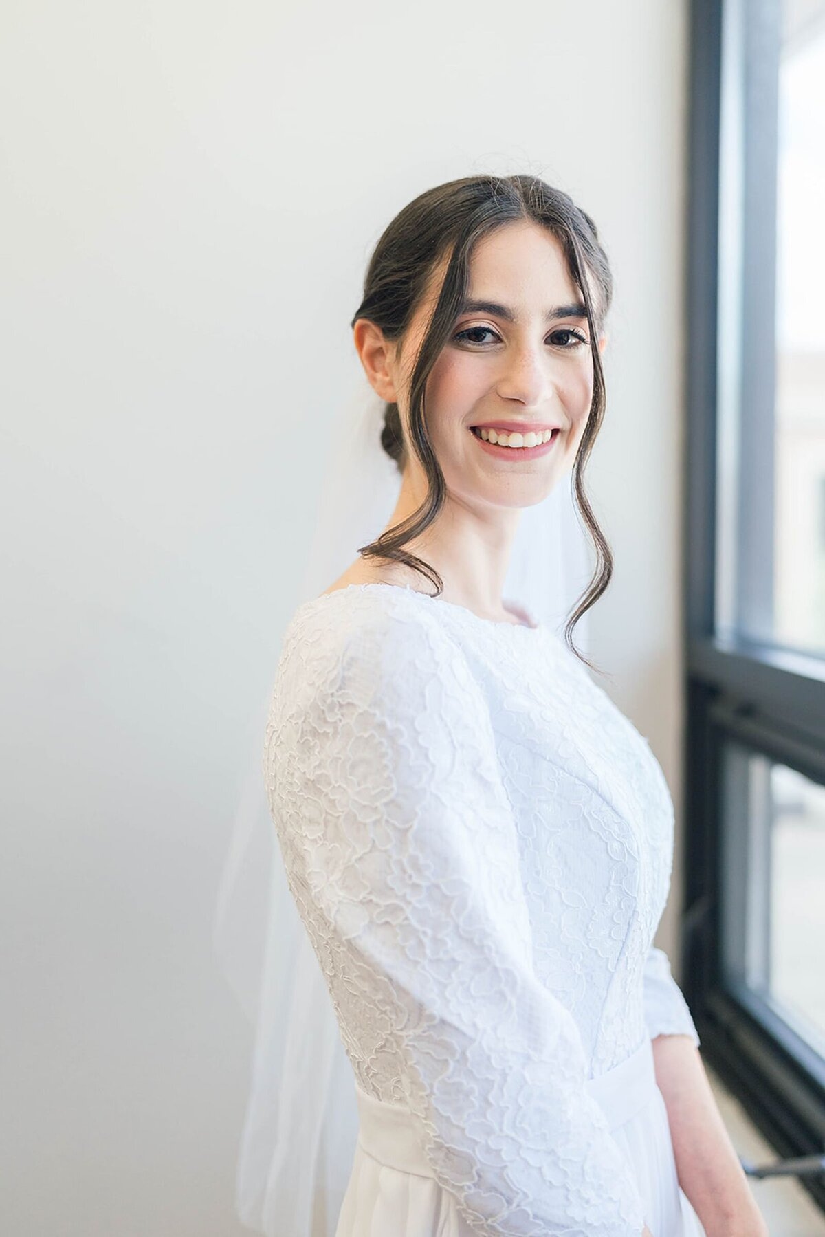 Eliana-Melmed-Photography-Chicago-LosAngeles-Jewish-WeddingPhotographer-CarmiKalman-CarmiReady-00055