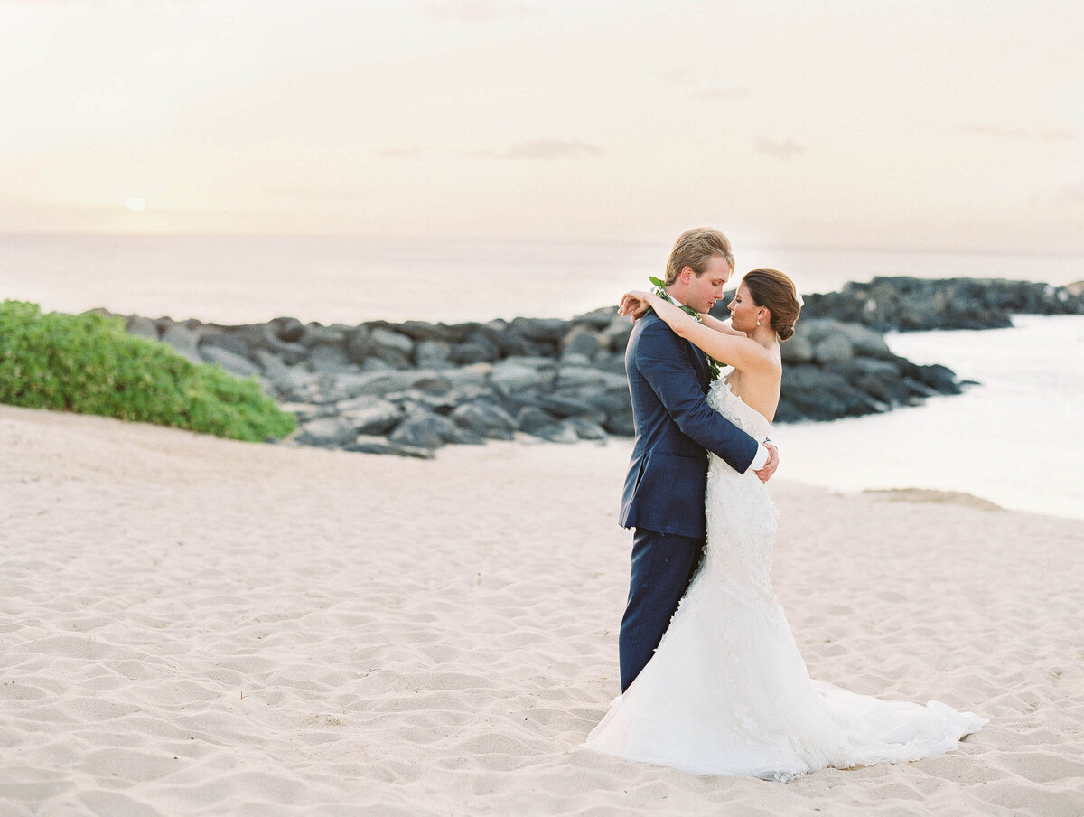 Chynna+Burkley | Hawaii Wedding & Lifestyle Photography | Ashley Goodwin Photography