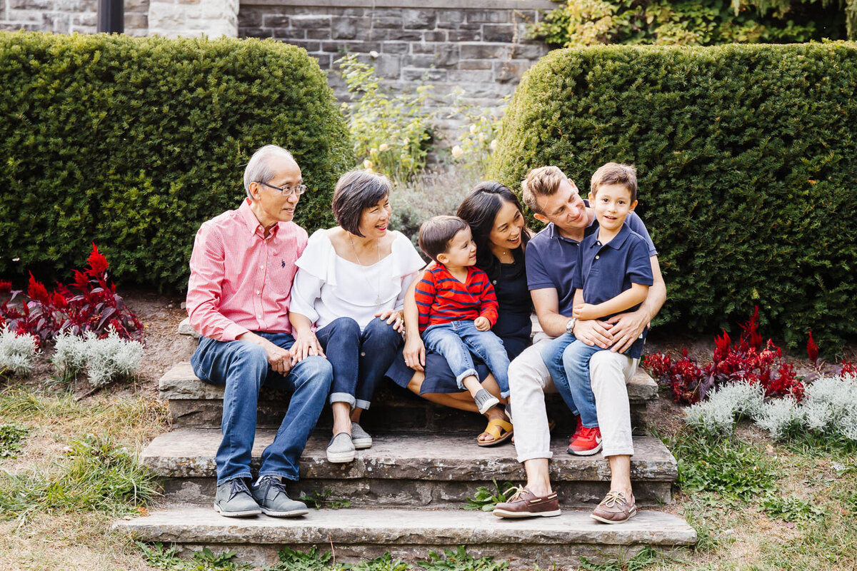 Toronto extended family  portraits