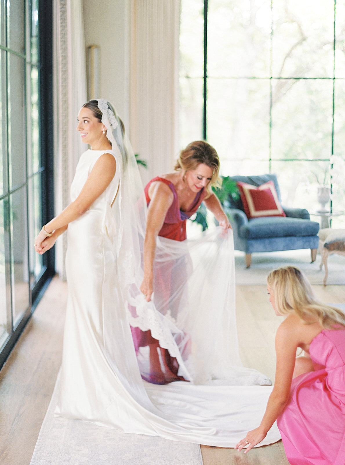 NicoleChase-Wedding-featherandtwine-125-FineArt-Film-Texas-WeddingPhotographer-RuétPhoto-