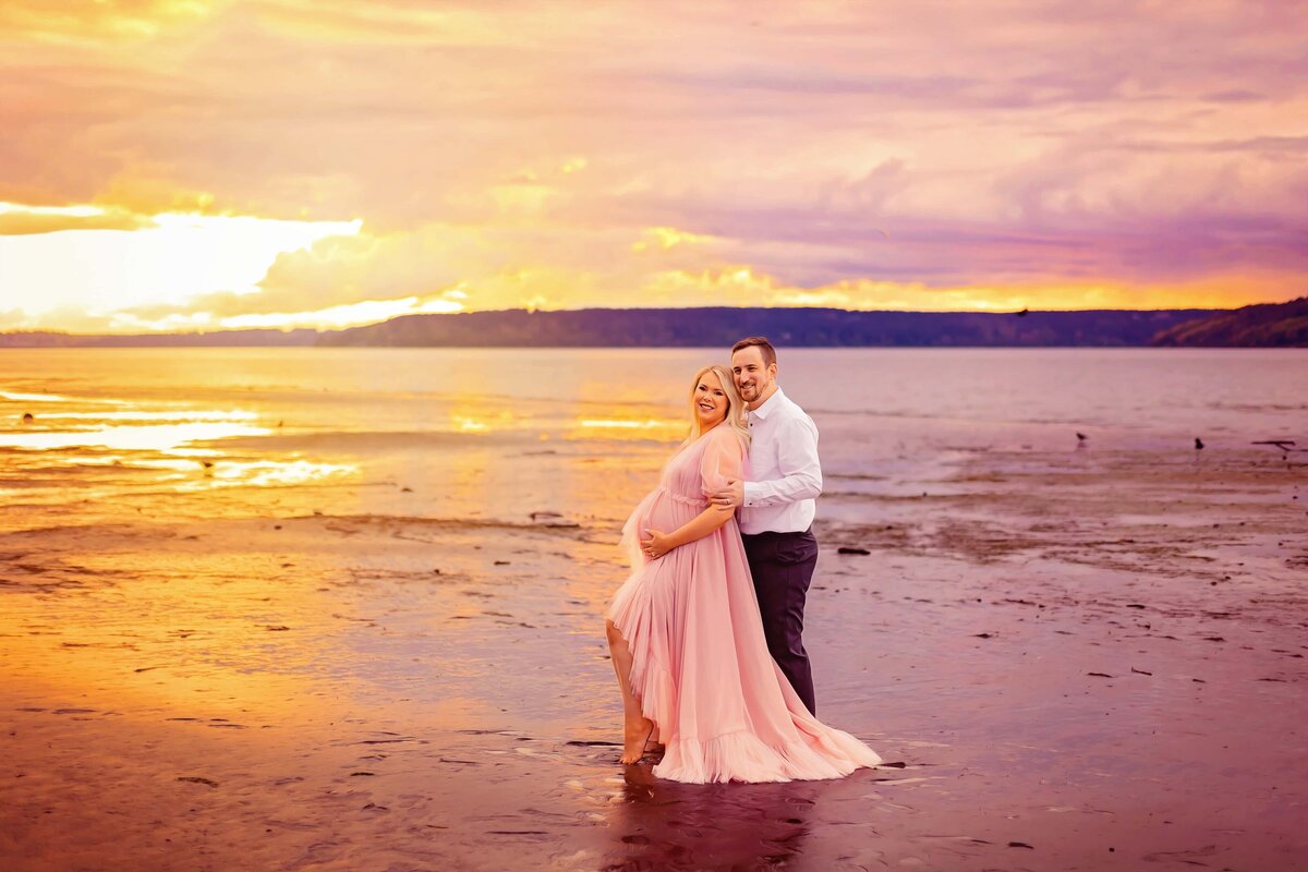 Maternity-Photographers-Seattle-Beach-Sunset-Maternity6