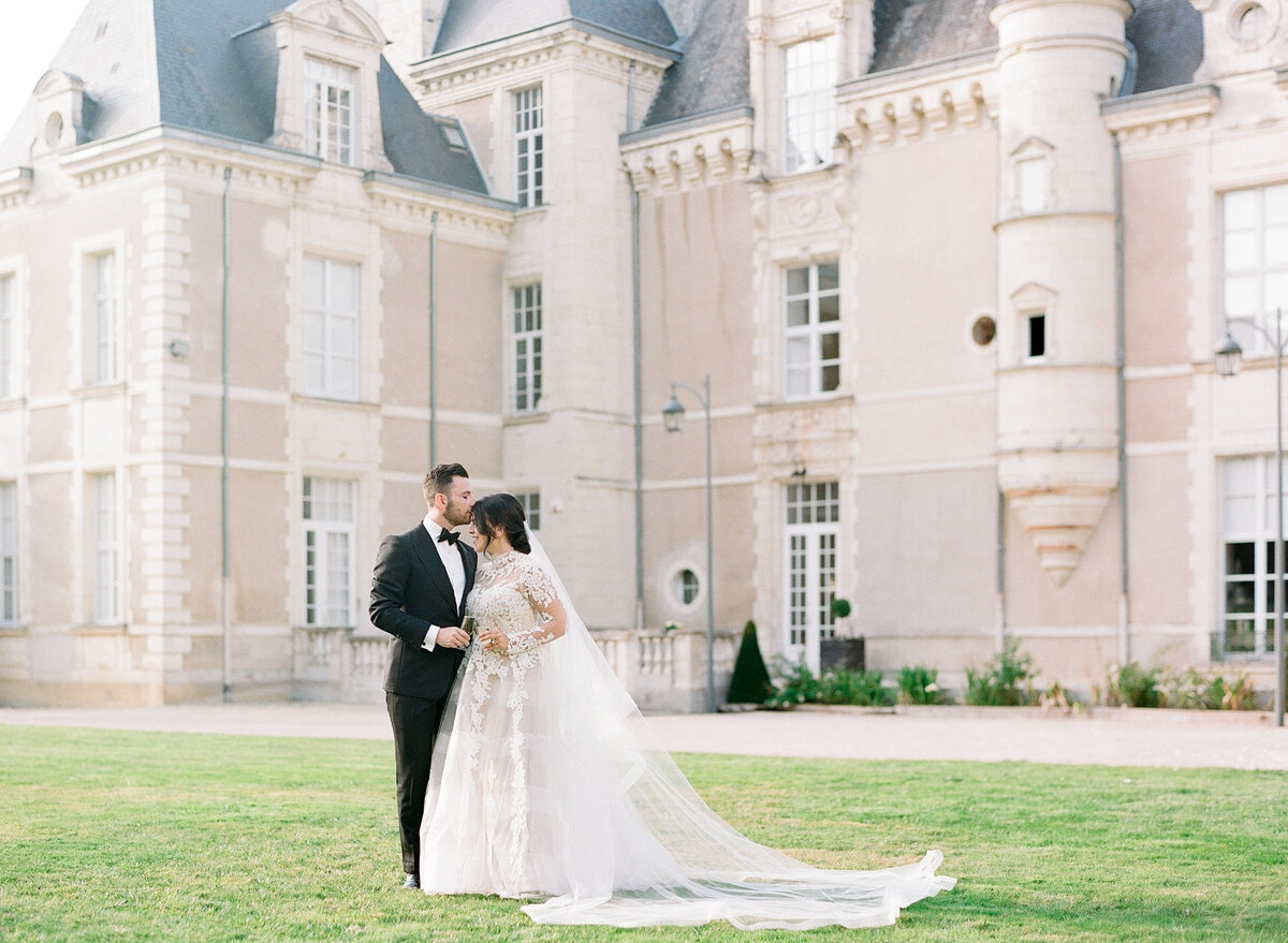 Jennifer Fox Weddings English speaking wedding planning & design agency in France crafting refined and bespoke weddings and celebrations Provence, Paris and destination Molly-Carr-Photography-Natalie-Ryan-Bride-Groom-9