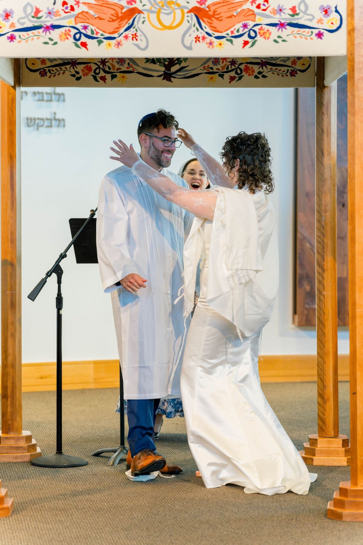 Eliana-Melmed-Photography-Chicago-LosAngeles-Jewish-WeddingPhotography-ShulaNoah-Chuppah-00057