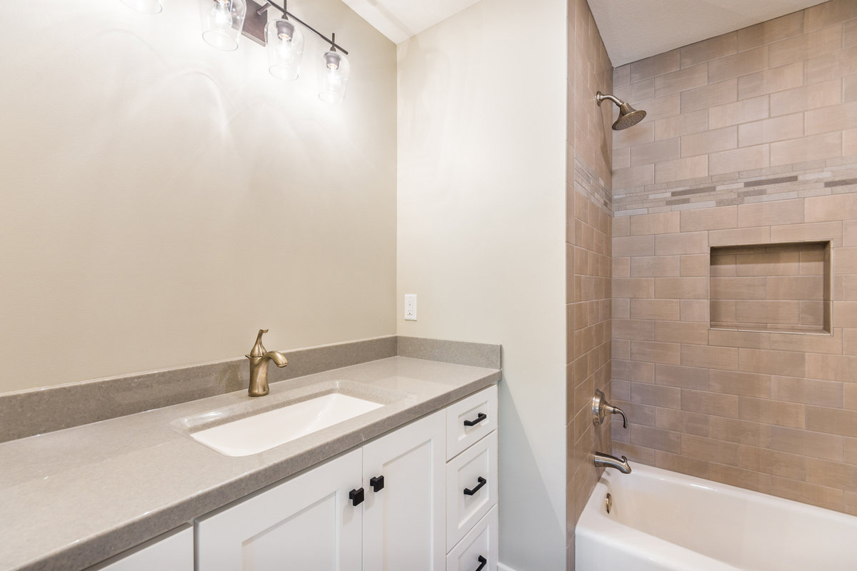 2017-08-10_153Bethany_Duell-remodel_bath1