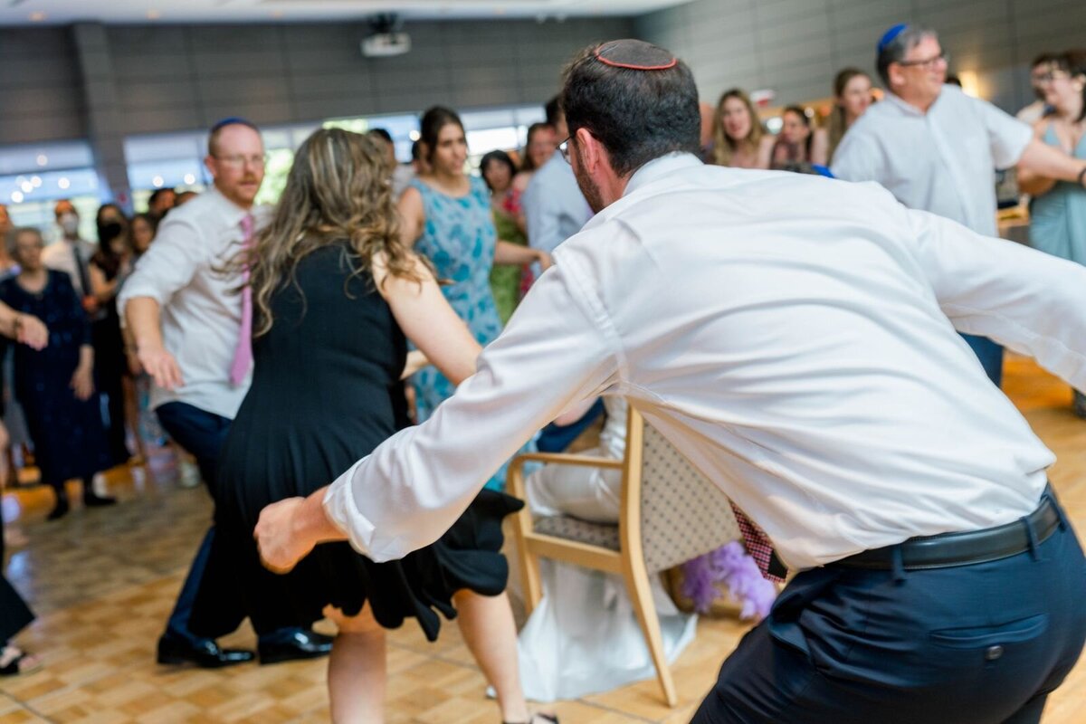 Eliana-Melmed-Photography-Chicago-LosAngeles-Jewish-WeddingPhotography-ShulaNoah-Shtick-00112