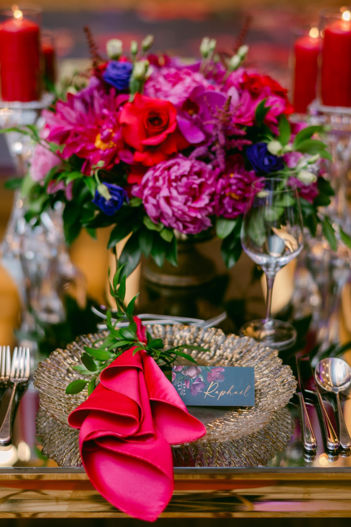 secret-garden-wedding-reception-greenery-pink-purple-gold-napkin-placecard