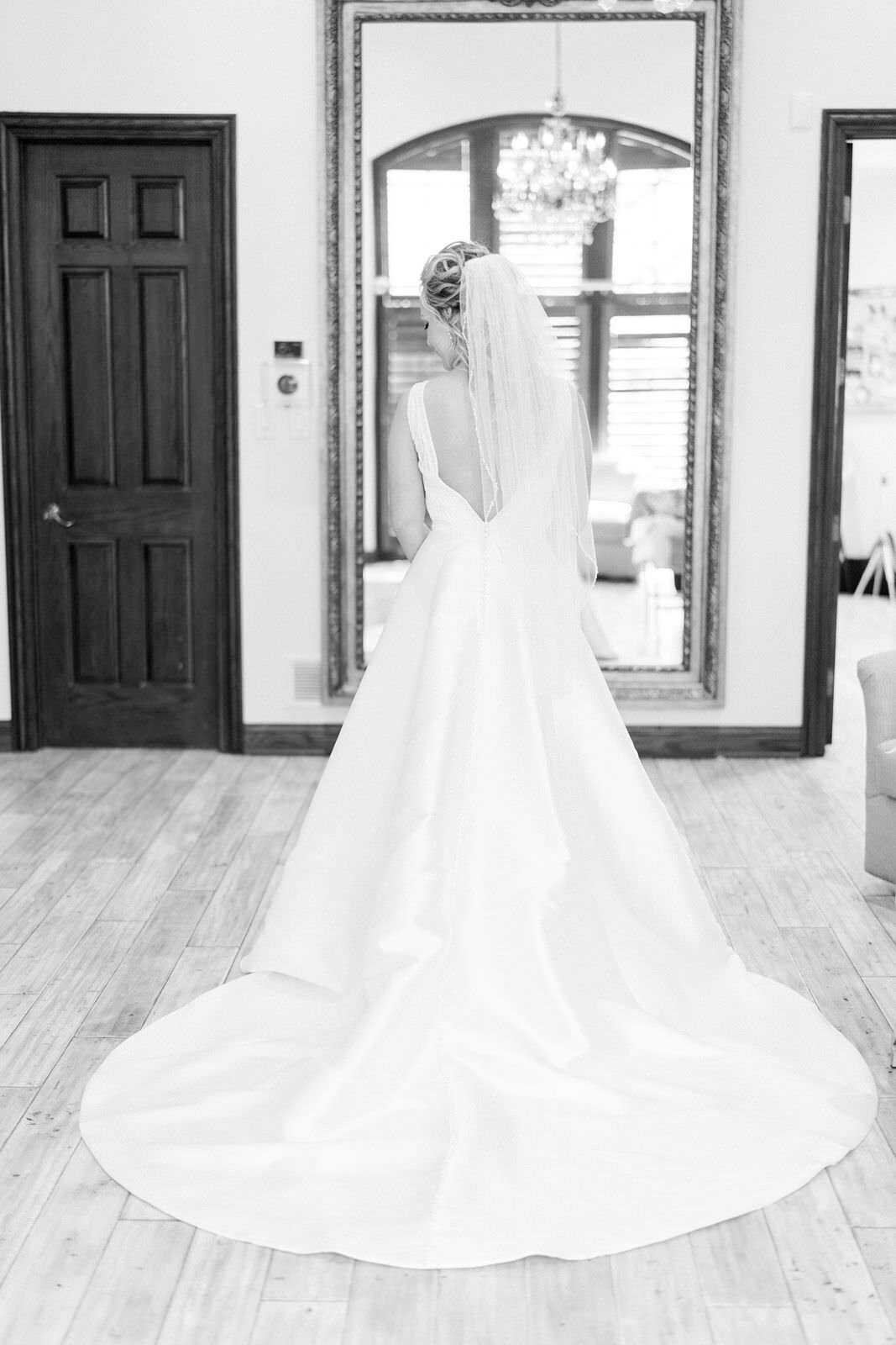bridal-portrait-sarah-sunstrom-photography-monte-bello-estate-wedding