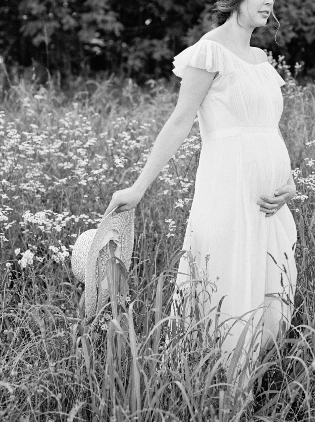 Michela Watson Photography Michela Brooke Photography Natural Organic Timeless Simple Feminine Fine Art Film Maternity Pregnancy Motherhood Ivy Rose Barn-39
