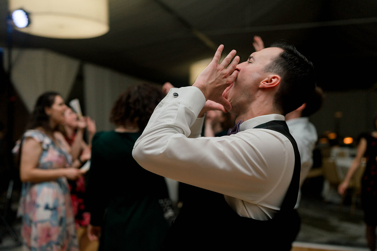 Eliana-Melmed-Photography-Chicago-LosAngeles-Jewish-WeddingPhotography-Dancefloor-00059