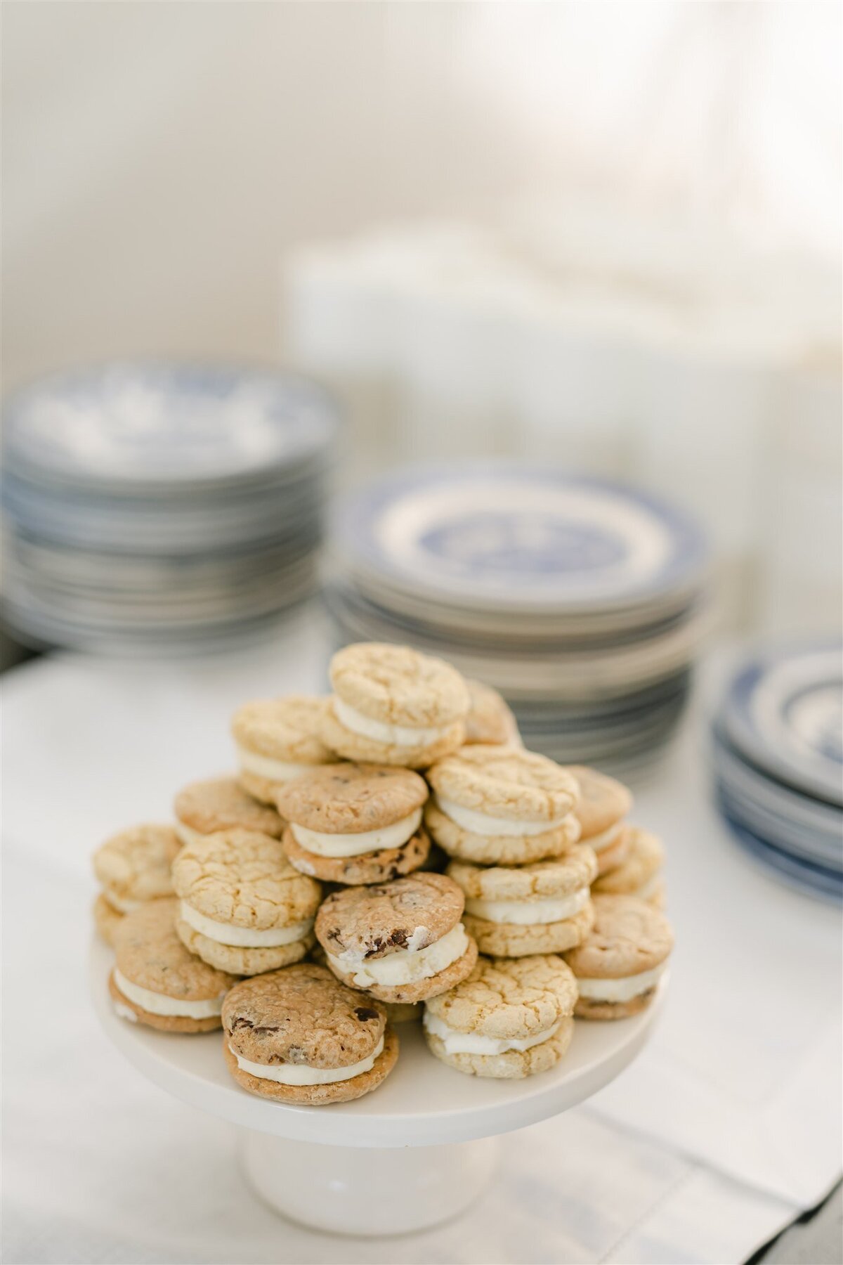 7-Blue and White Ginger Jar Inspired Wedding Desserts-Oak Hill Country Club Wedding-Verve Event Co (3)