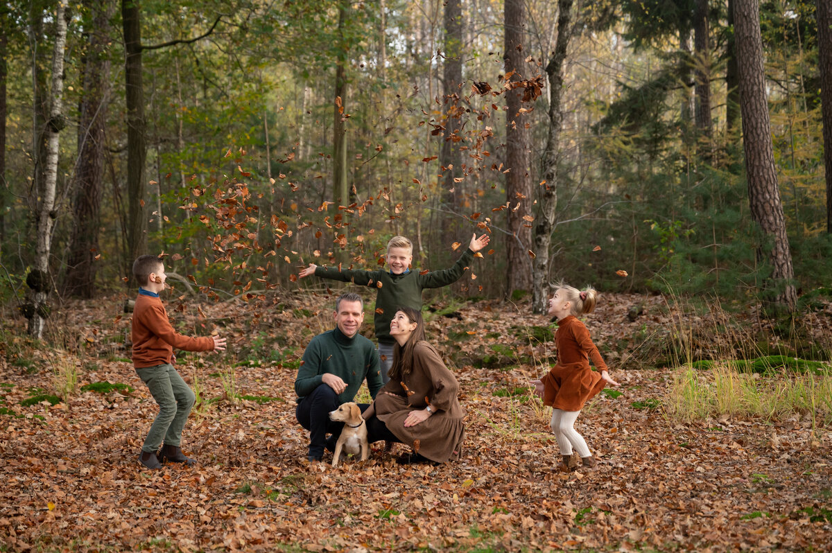 gezinsfoto's tijdens de herfst