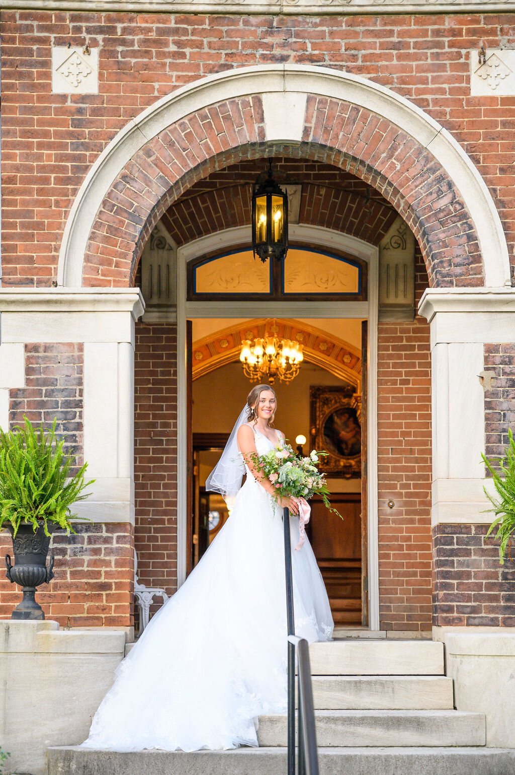 Lynwood Estate - Luxury Richmond Kentucky Wedding Venue - Elegant Estate Wedding 00033