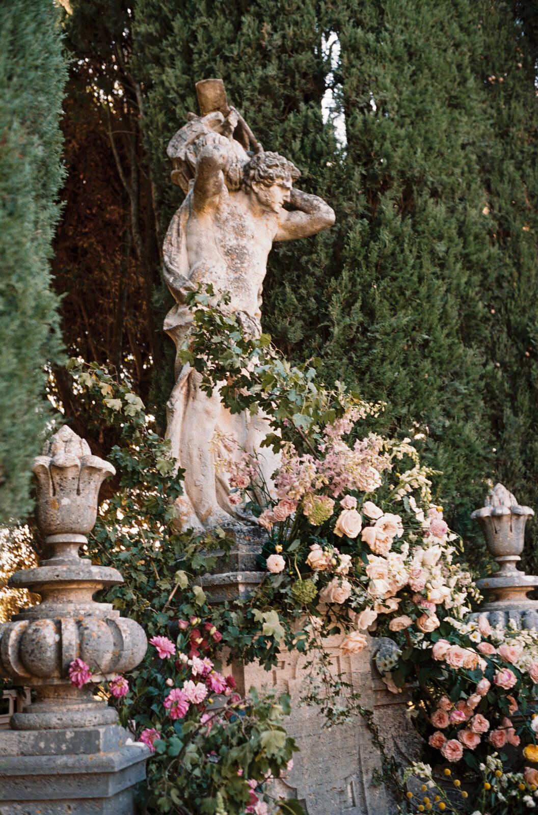Flora_And_Grace_La_Foce_Tuscany_Editorial_Wedding_Photographer (2370 von 2441)