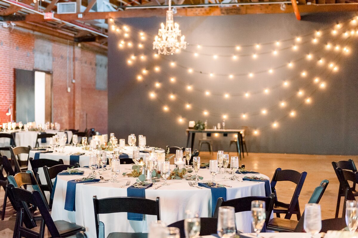 Warehouse-215-wedding-by-Leslie-Ann-Photography-00083