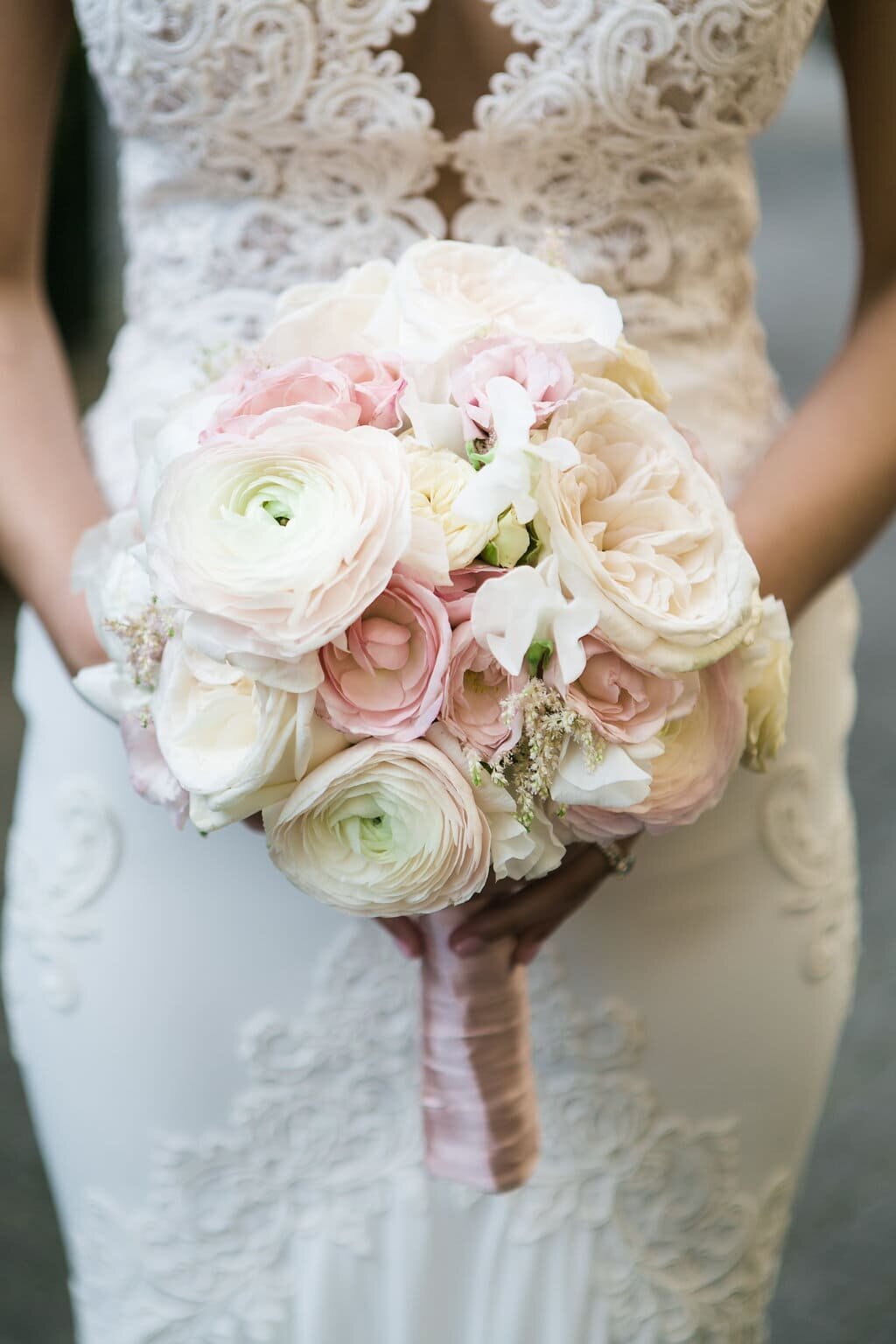 Bridal-bouquet-white-pink-blush-ranunculus